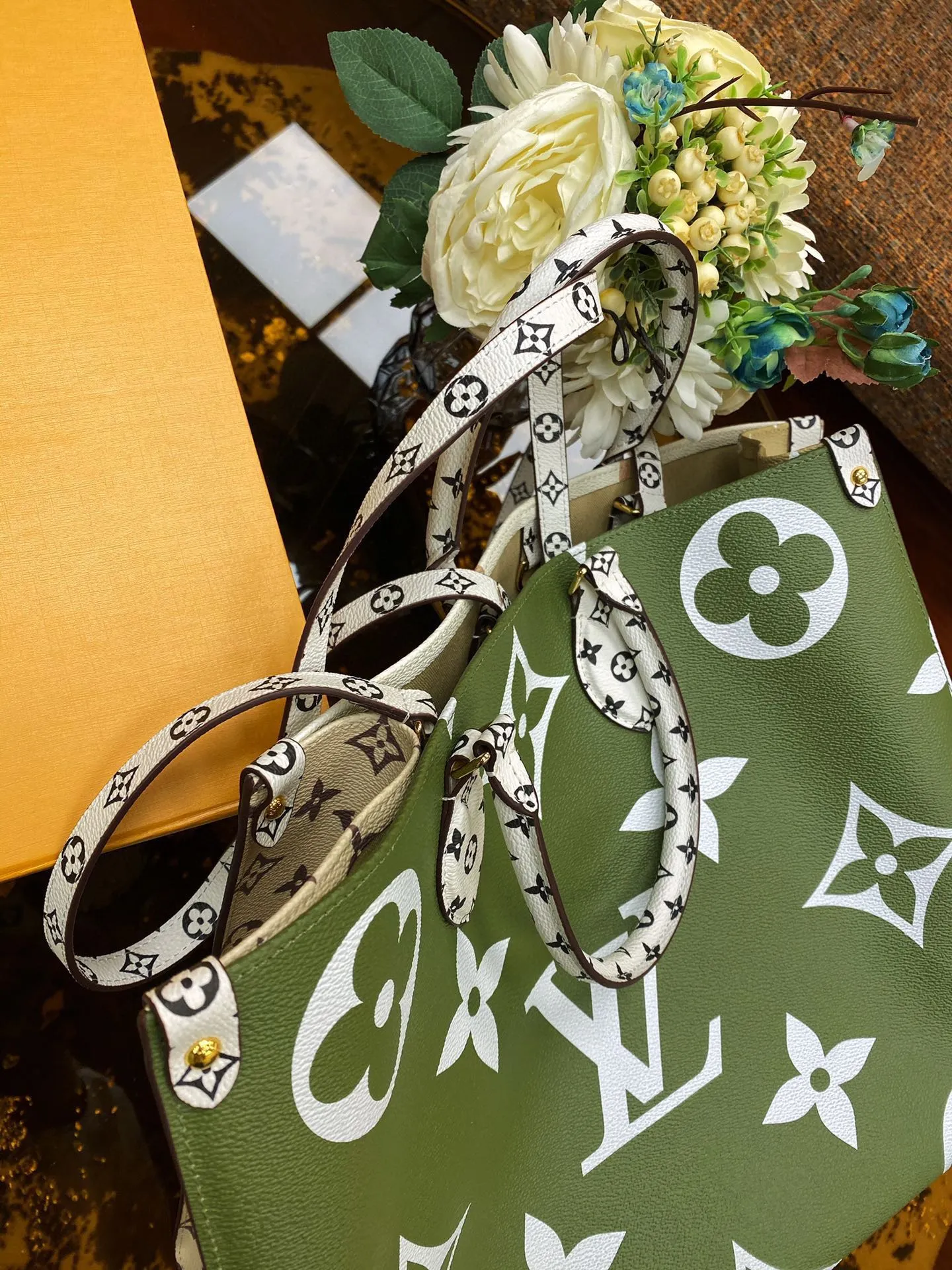 Designer Tote - LOV - 6007