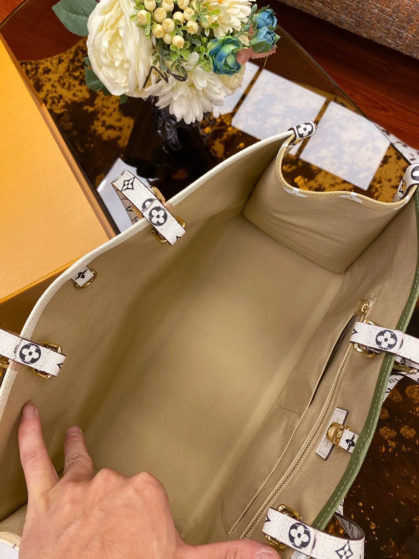 Designer Tote - LOV - 6007