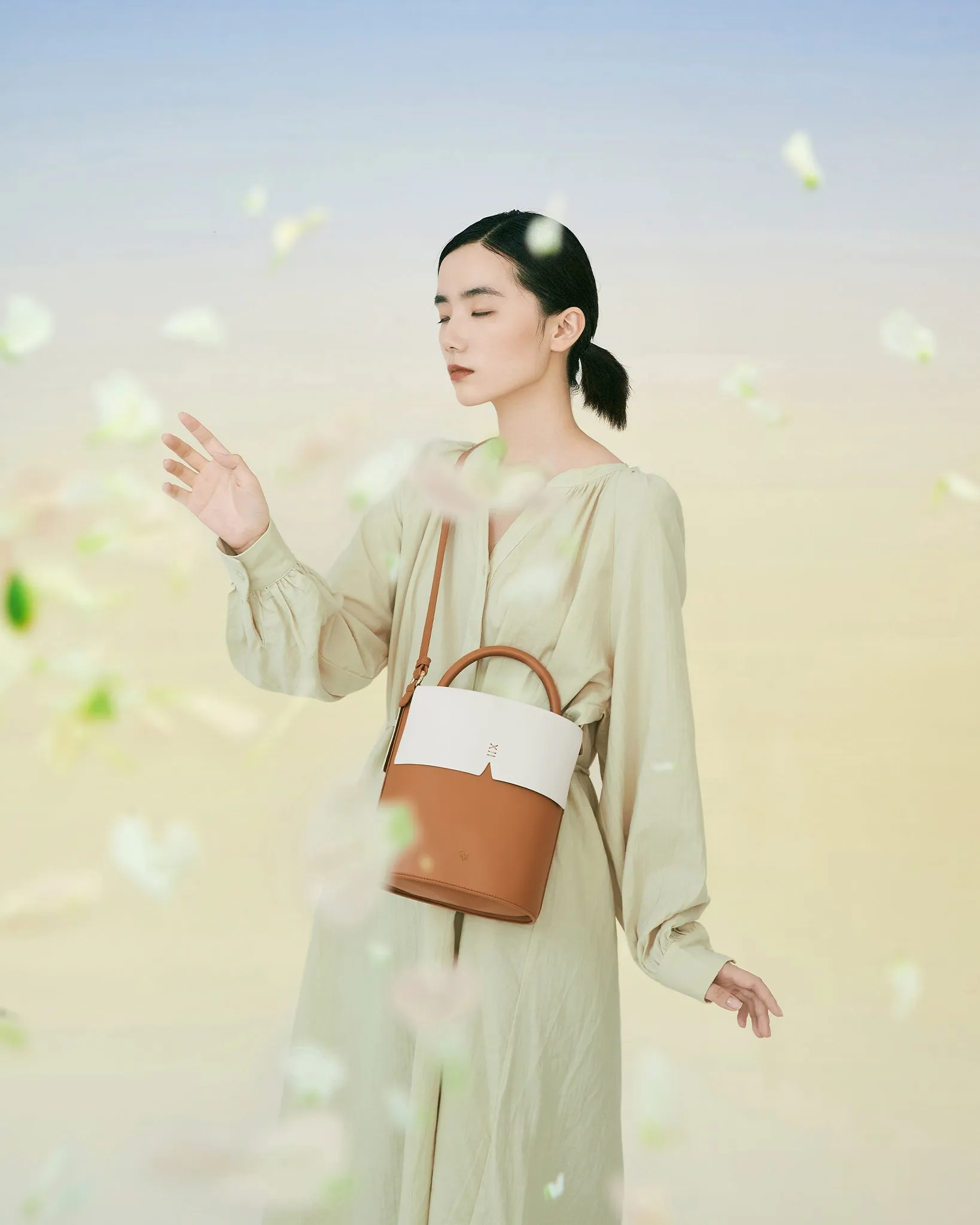 Gaia Bucket Bag - CARAMEL & OAT